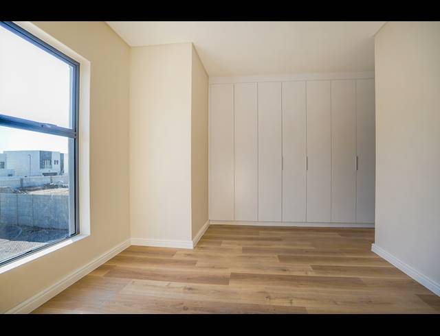 2 BEDROOM TOWNHOUSE FOR SALE IN SANDOWN